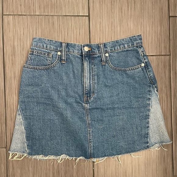 Madewell Two Tone Raw Hem Denim Mini Skirt Size 29 - Picture 1 of 5